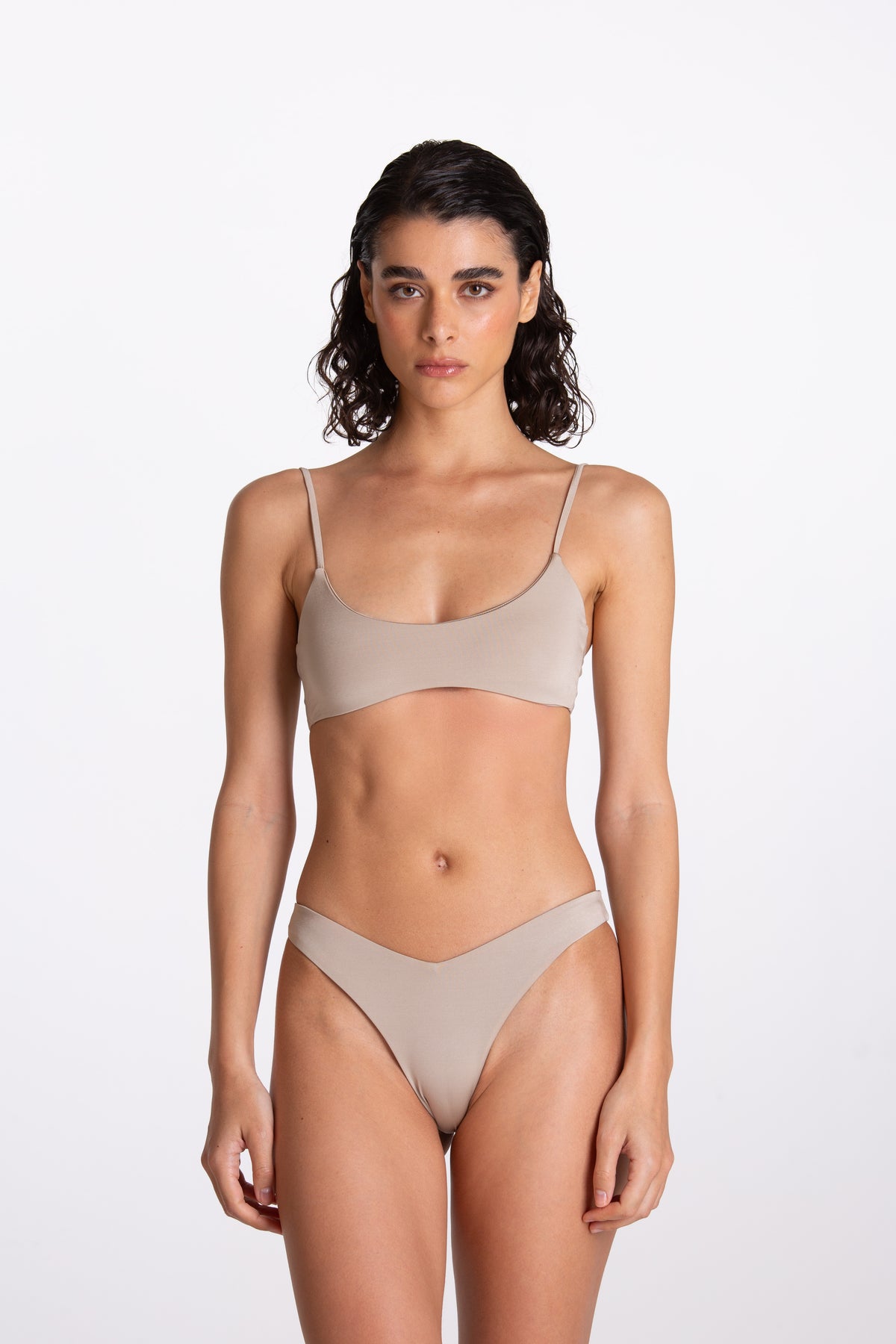 Bikini Lea Bond