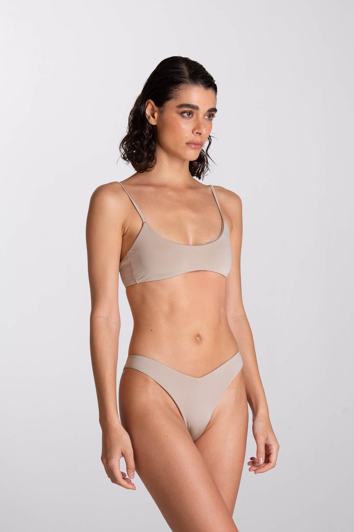 Bikini Lea Bond
