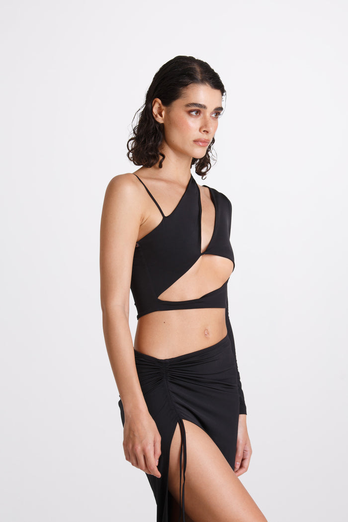 T-SHIRT CUT OUT